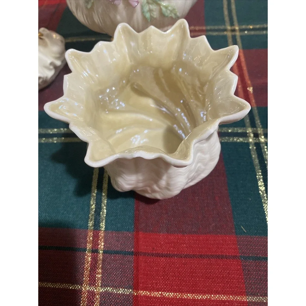 Belleek Ivory Yellow Lustre Finish Swirled Shell Pouch Vase Pot Bowl (5th Mark)‎